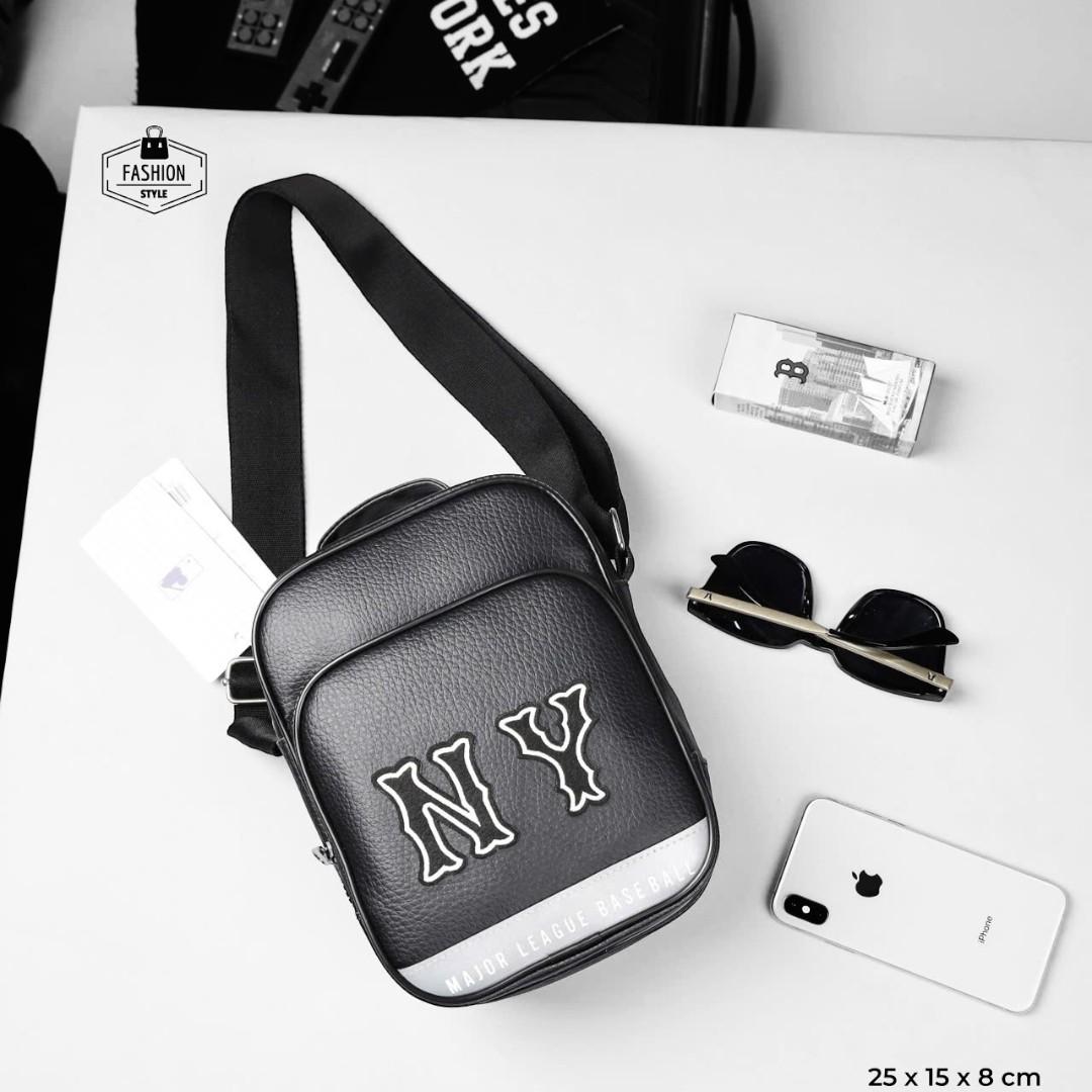 Túi Đeo Chéo đi chơi dạo phố MLB NY Mega Outline Basic Chất Liệu Da Si Chống Nước
